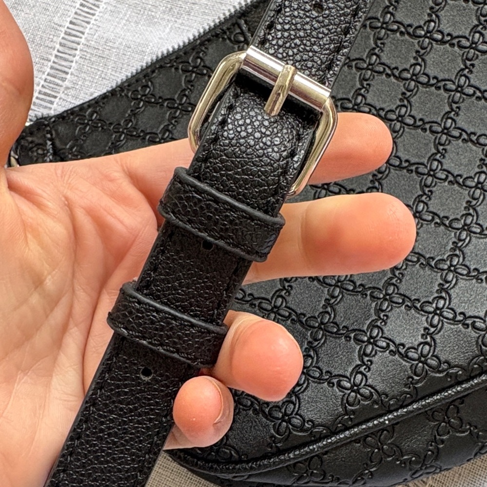 Nine West NWOT Crossbody Bag in a black Garner print. - Picture 10 of 12